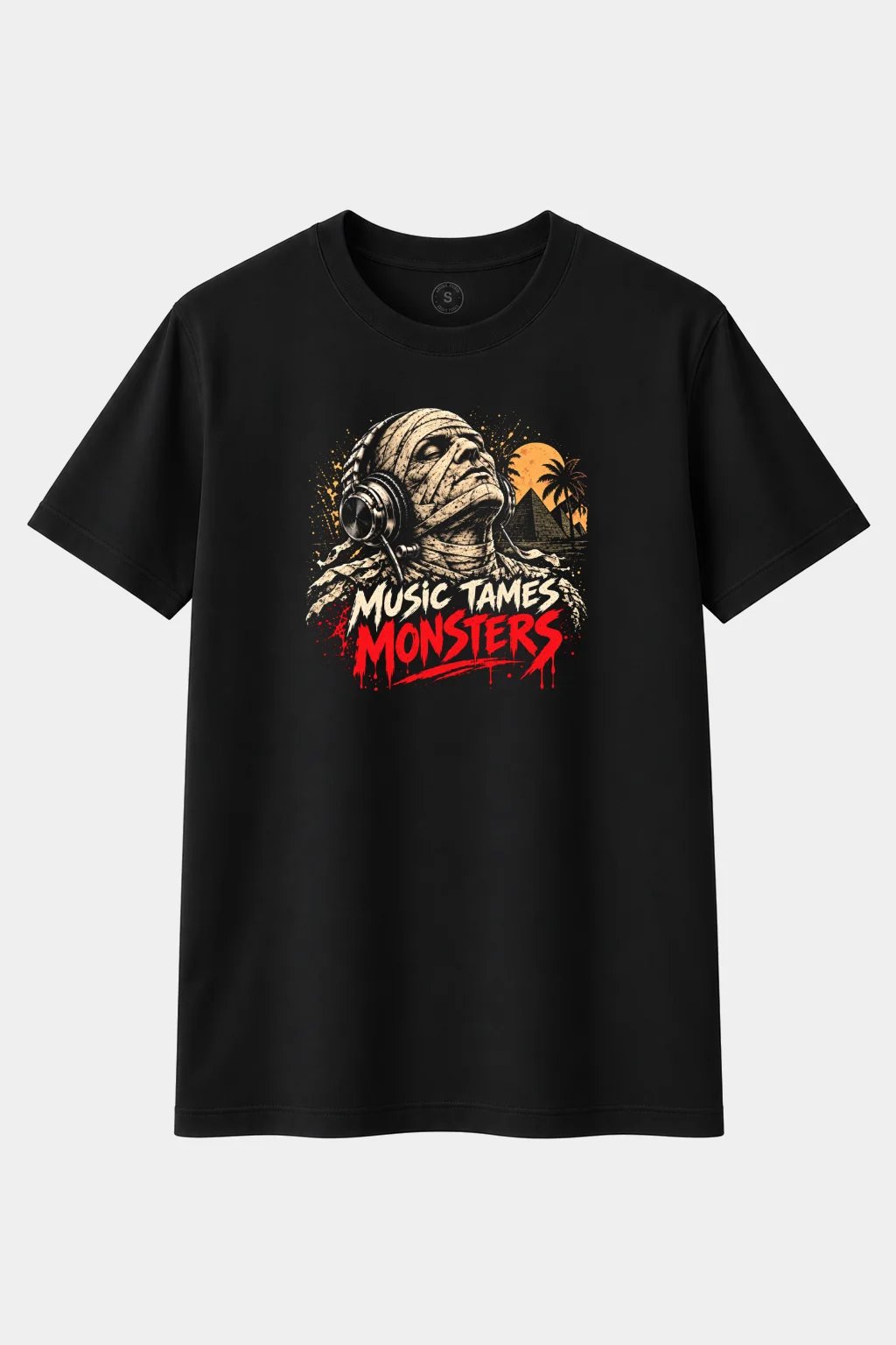 Camiseta Momia con Auriculares “Music Tames Monsters” – Terror y Música - imagen 1